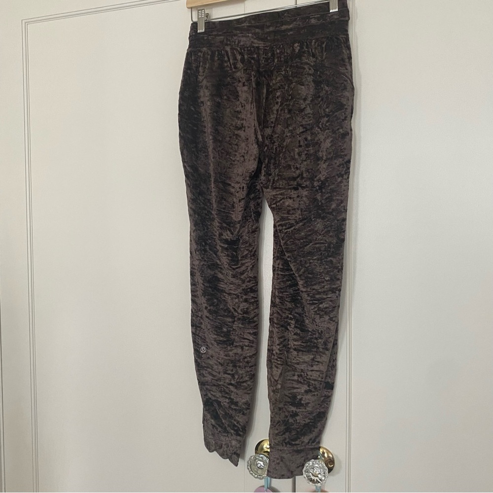 Lululemon Ready to Crush Jogger in French Press - Picture 6 of 7
